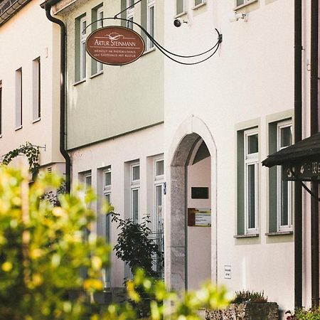 Отель Weingut Pastoriushaus - Artur Steinmann Зоммерхаузен Экстерьер фото